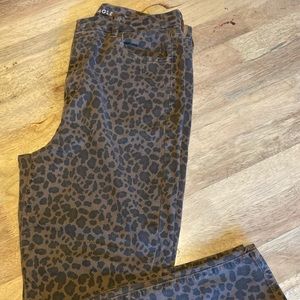 ‘Curvy Super Hi-Rise Jegging’ SIZE 16 AMERICAN EAGLE